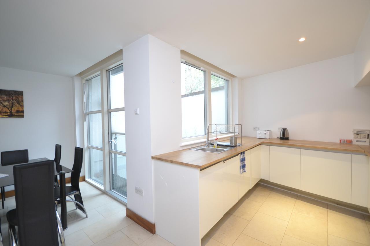 Bell Street Apartment London