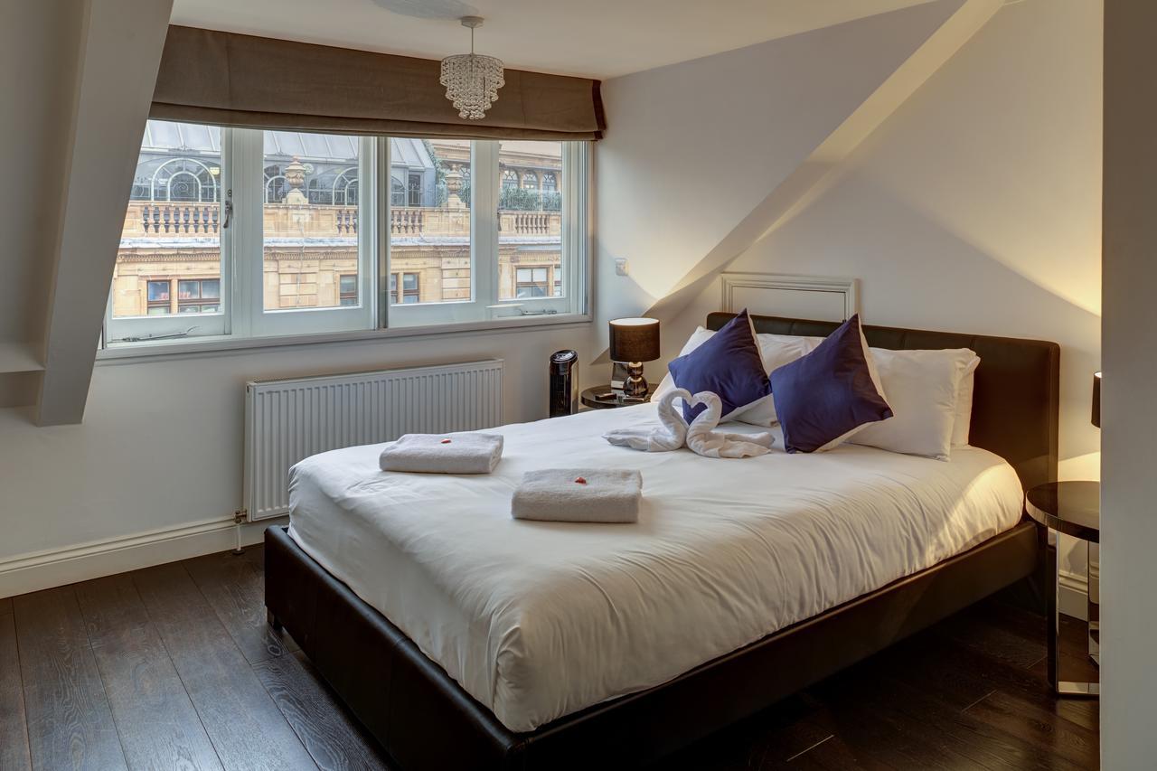 Knightsbridge Apartment *