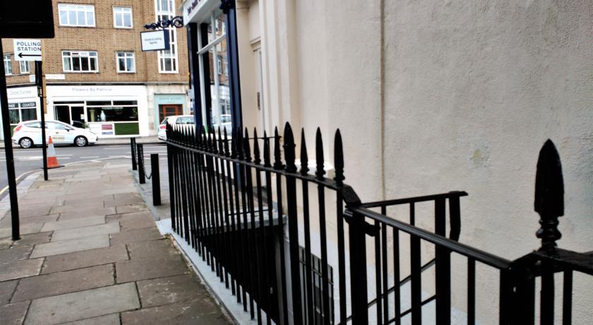 Westminster Apartment *