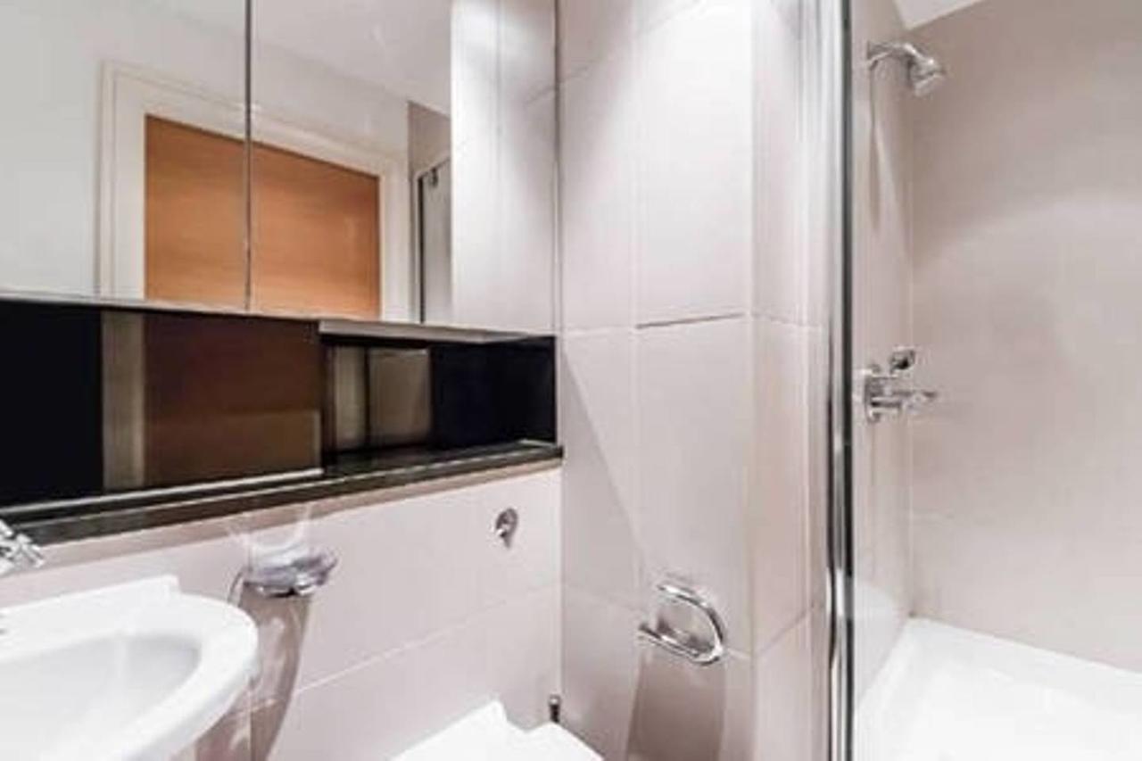 Apartment Sofia House London