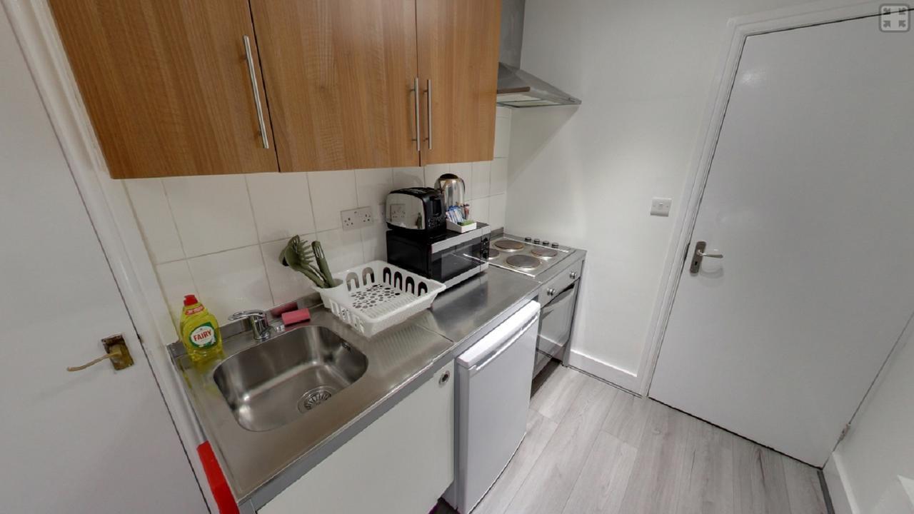 Apartment Queen Park London