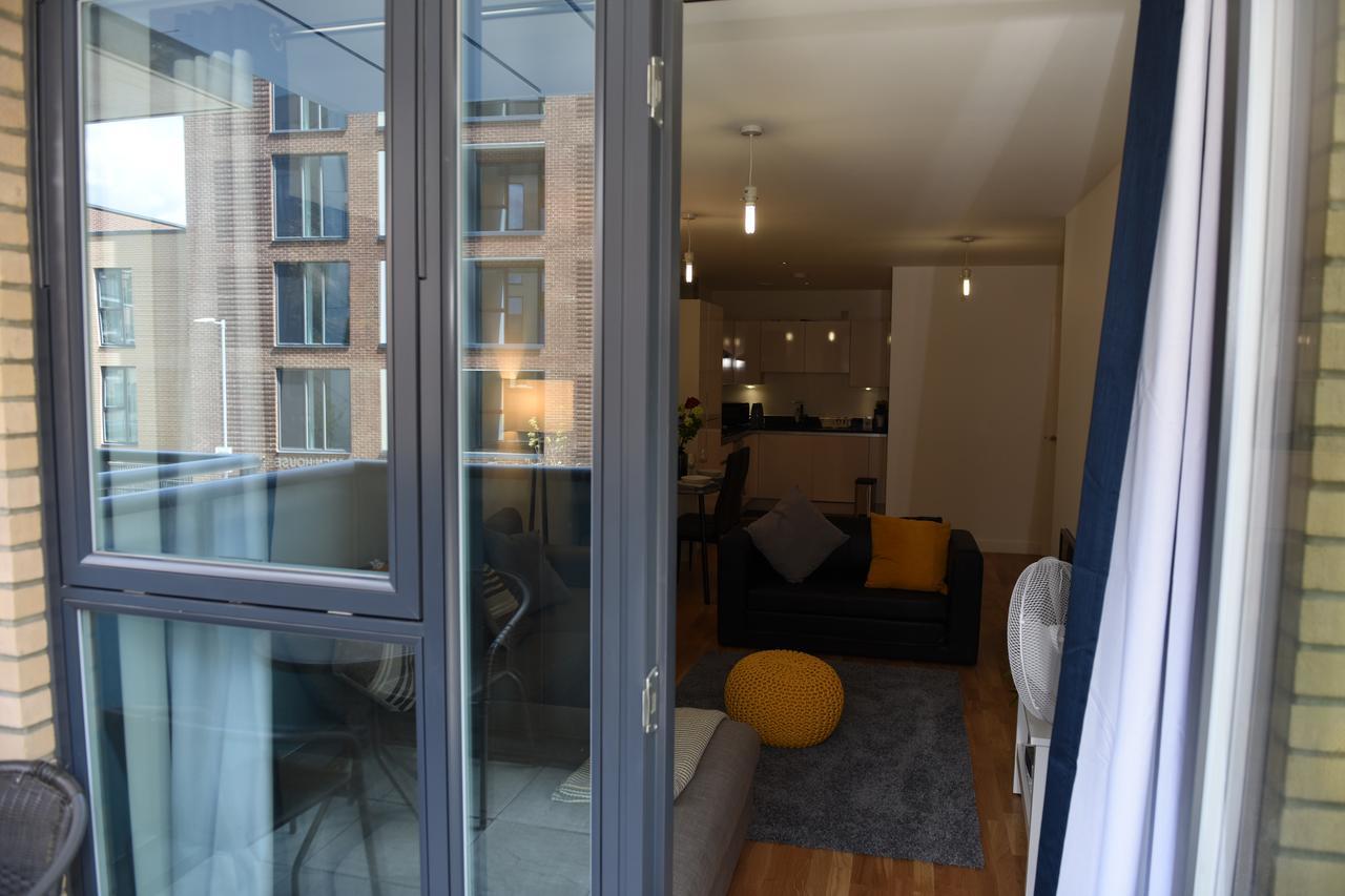Greenwich Two Bedroom Apartment *