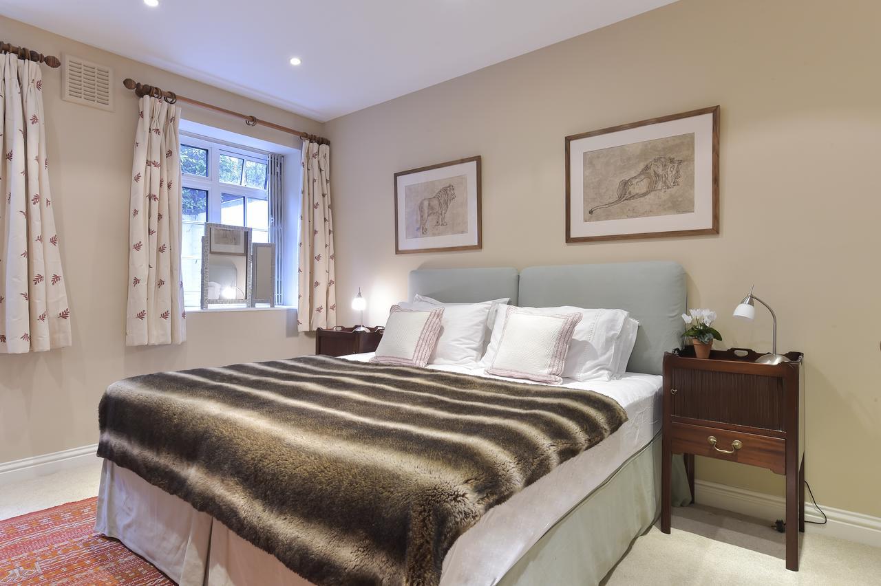 Peaceful 1 Bed Flat Off Sloane Square With Patio Apartment *