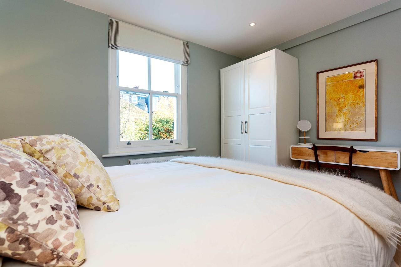 Veeve - Alderbrook House Holiday home London