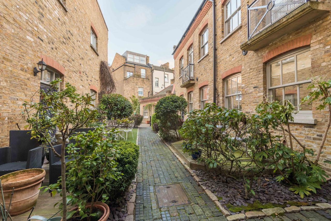 Modern Mews In Kings Cross London