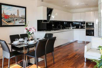 City Courtyard & Penthouse Hotel 5*
