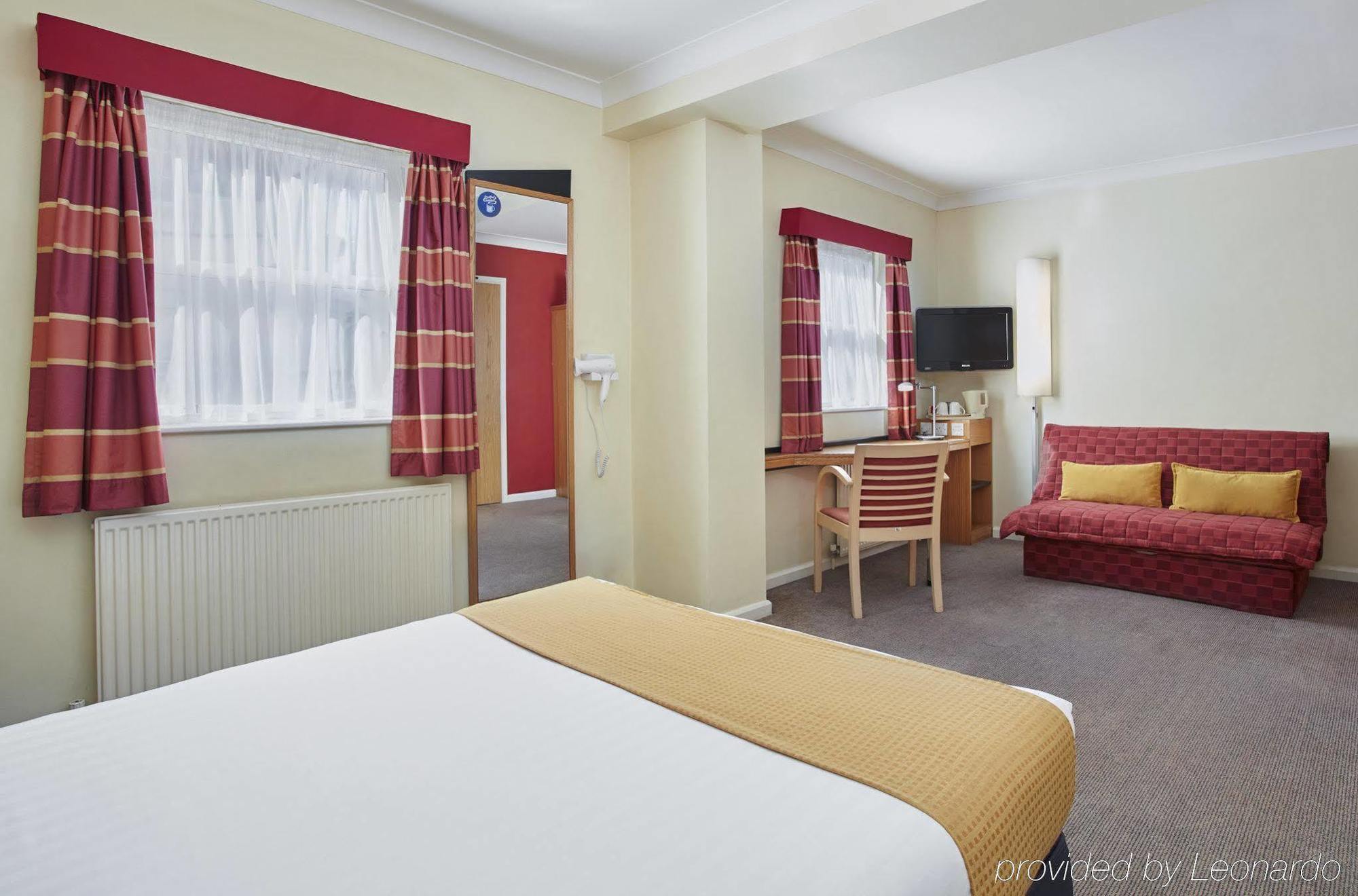 Express Victoria By Ihg Hotel London