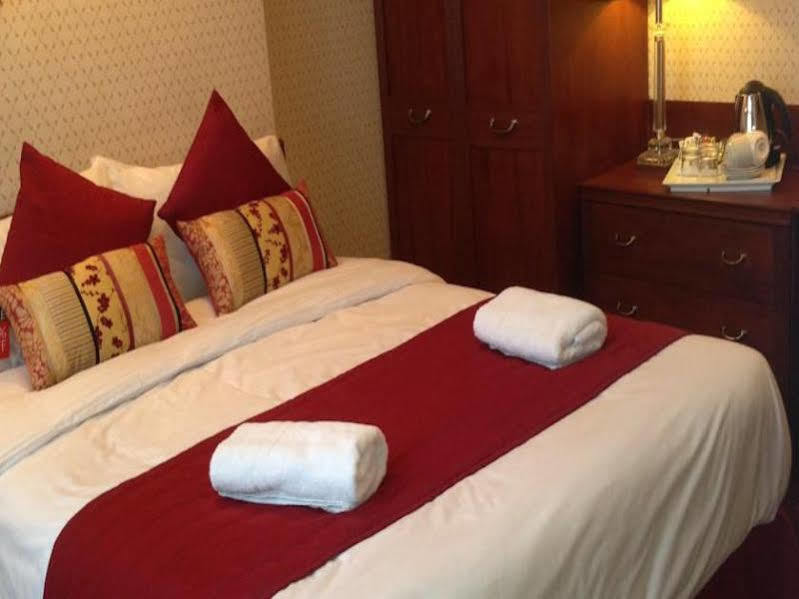 Hotel Avon