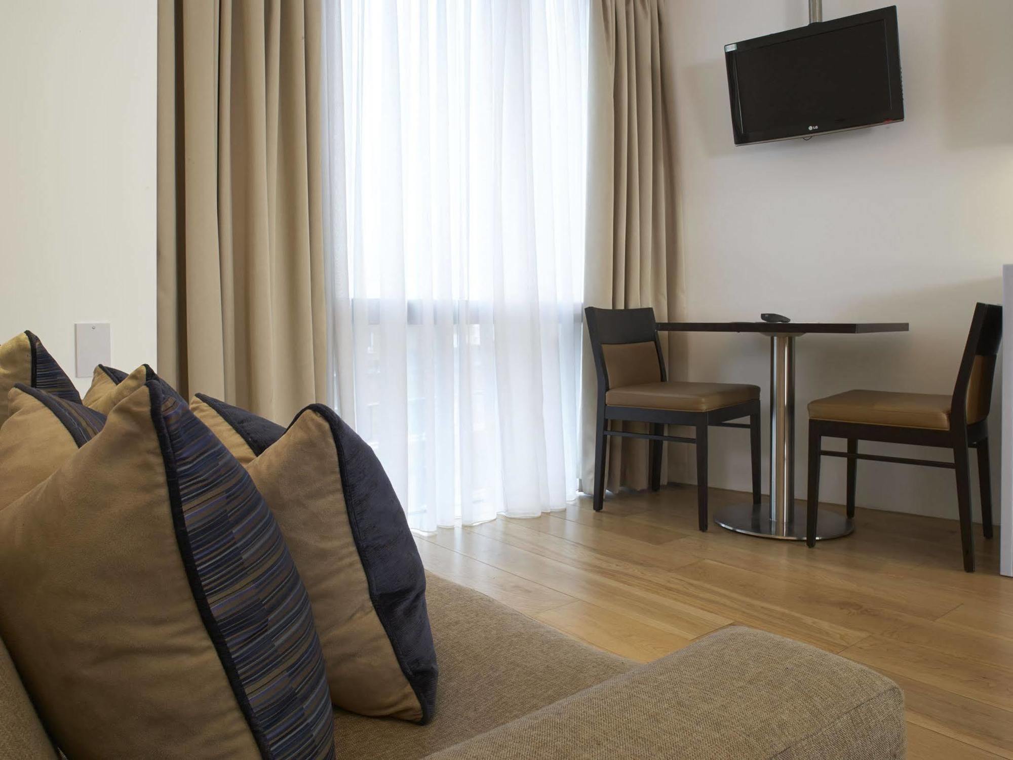 By Marriott Tower Bridge 4* Londres