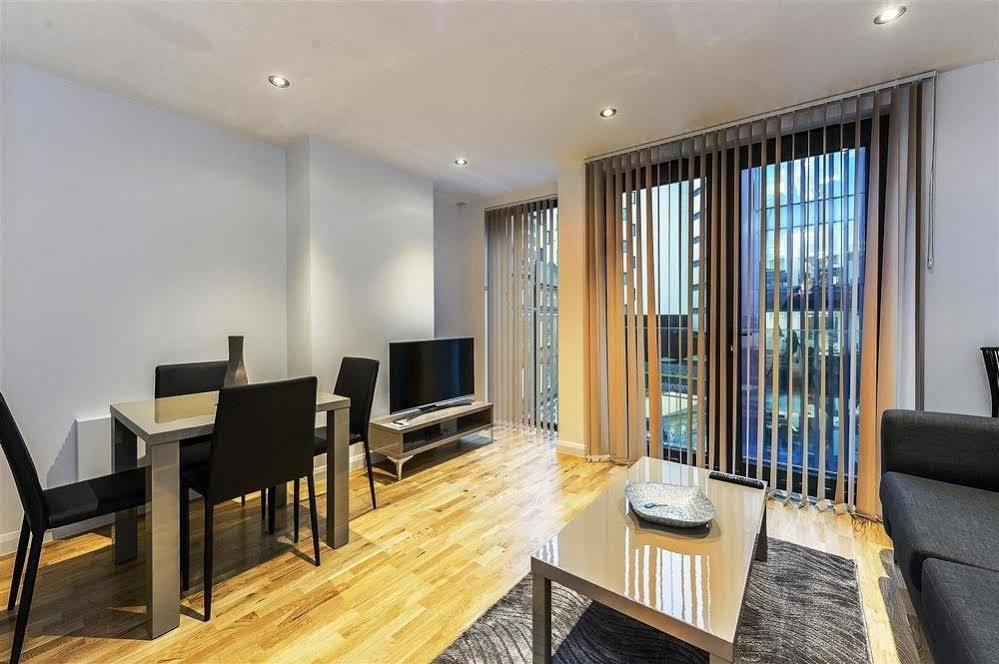 Tooley Street By Viridian London