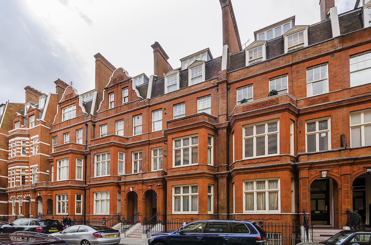 Knightsbridge *