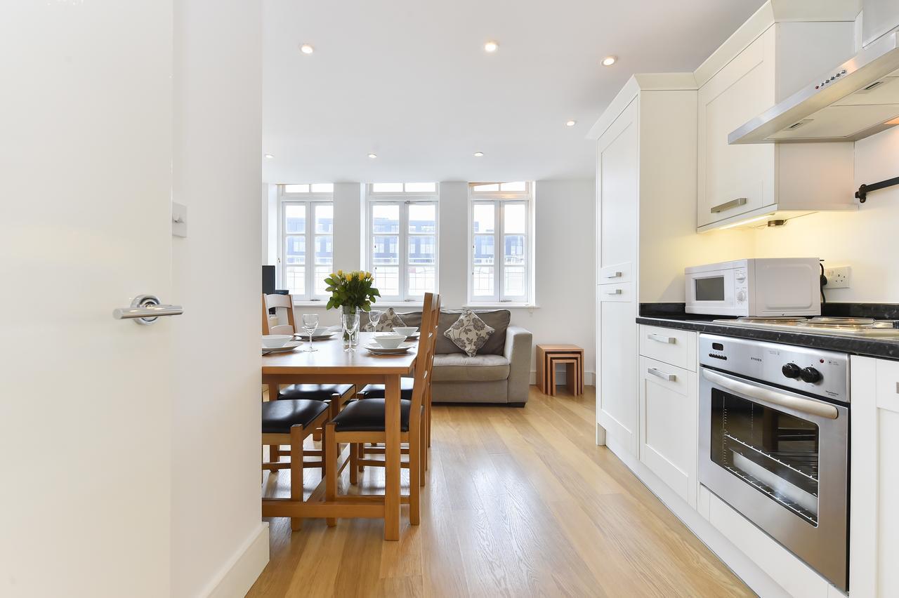 Charter Apartment *