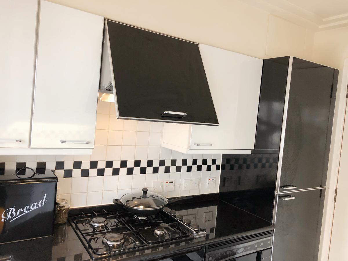 Meridian House Apartment
