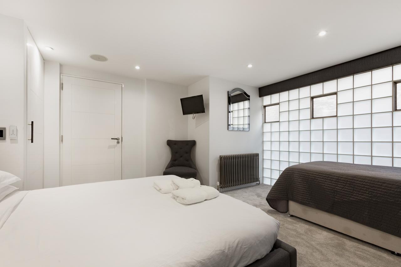 Stylish 3 Bedroom Mews South Kensington *