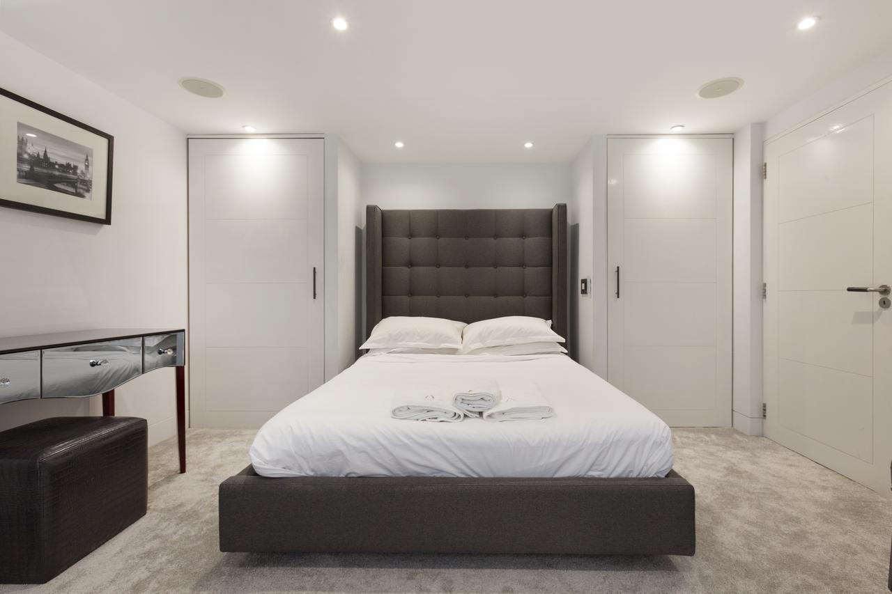 Stylish 3 Bedroom Mews South Kensington *