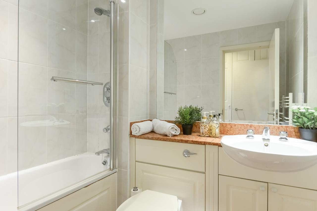 Apartment Point West 2 Bed Duplex London