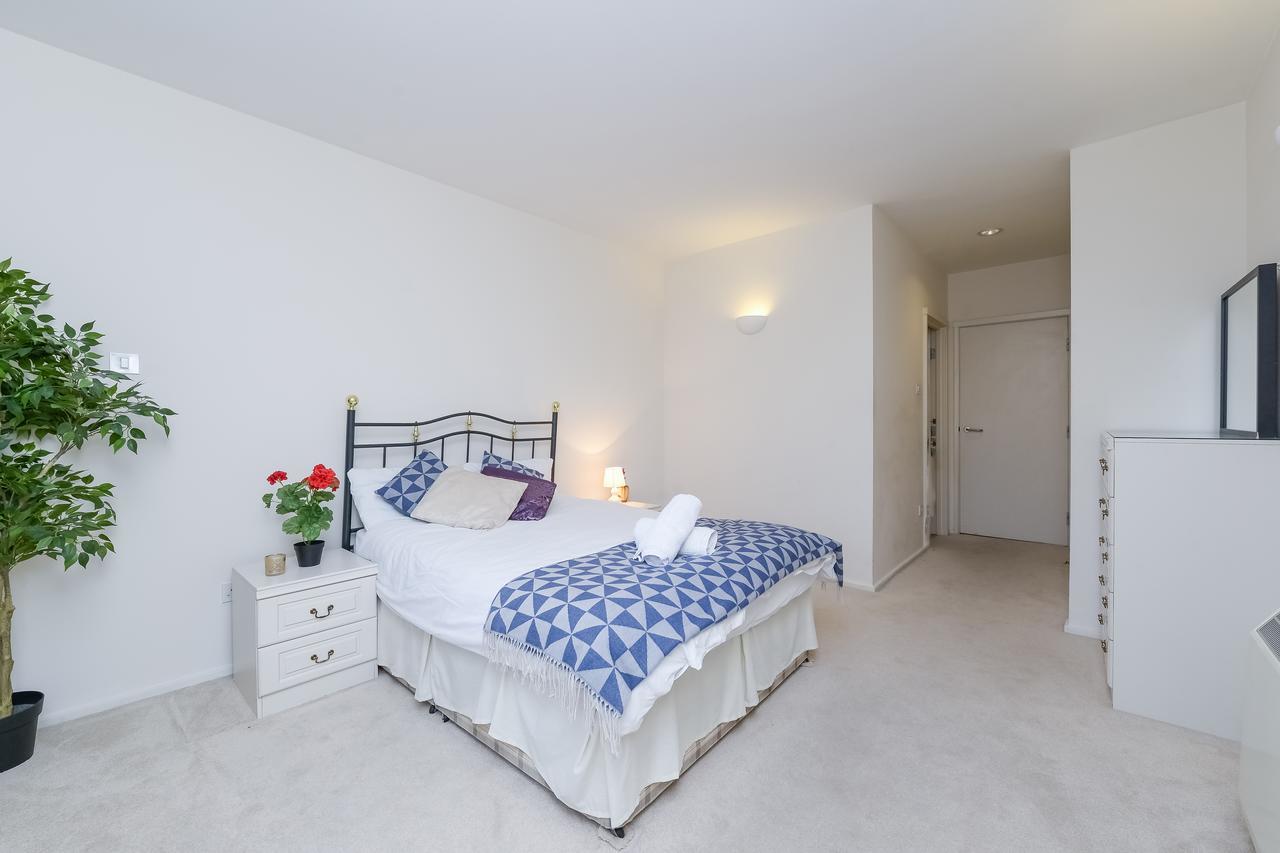 Apartment Point West 2 Bed Duplex London