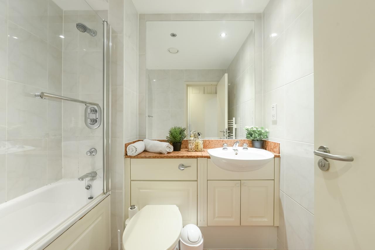 Point West 2 Bed Duplex * London
