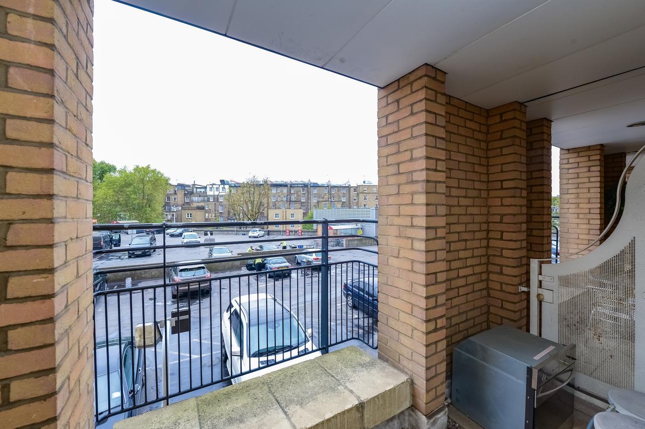 Point West 2 Bed Duplex Apartment *