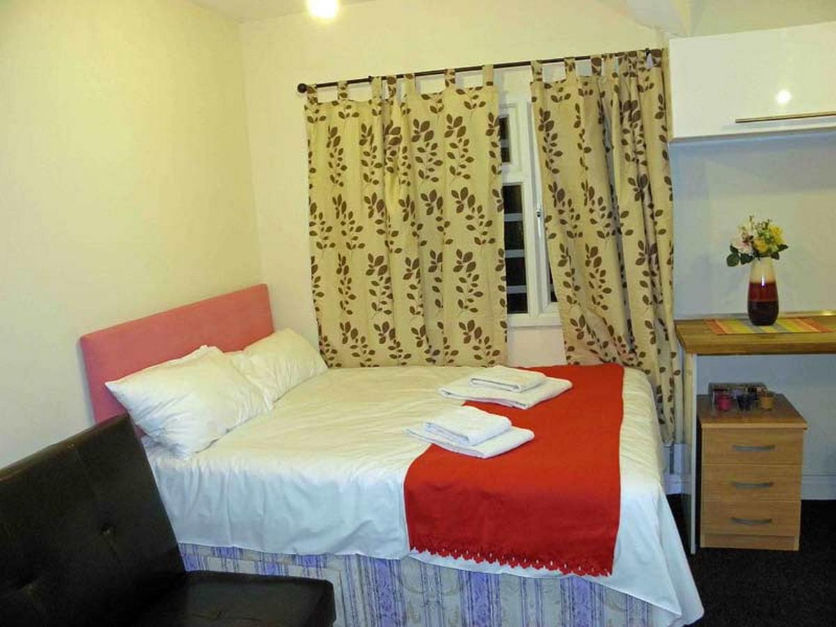 Kilburn Park Apartment