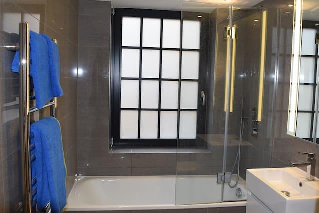 Kings Cross 3/apartment London