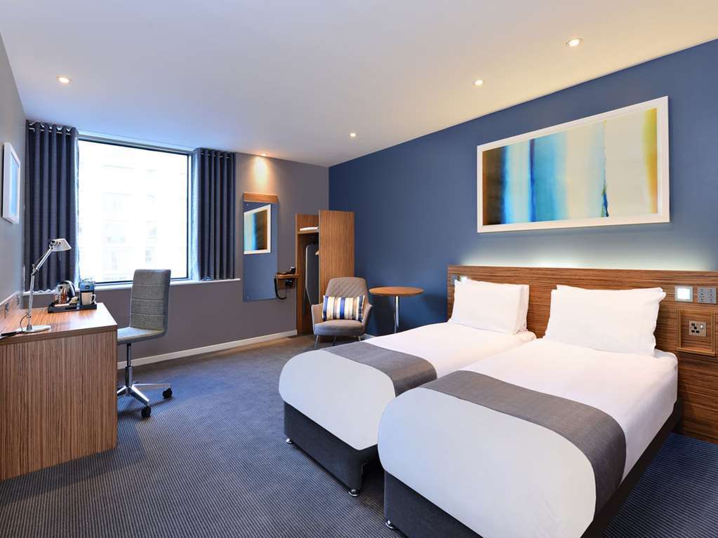 Travelodge Airport London