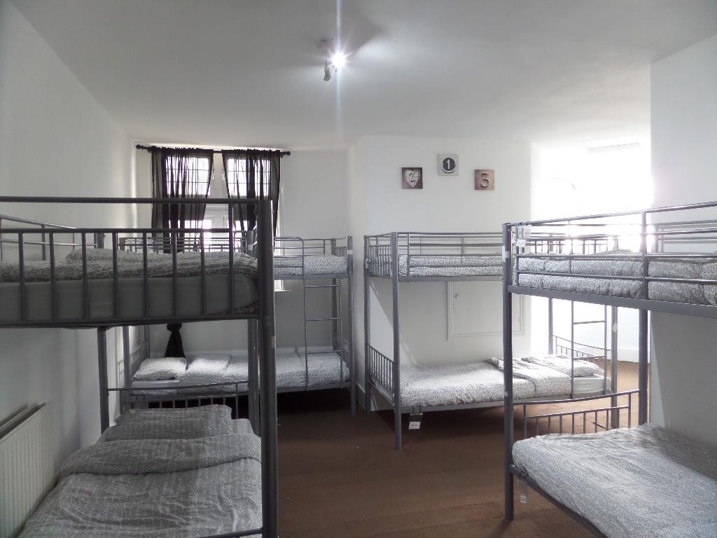 Boleyn Bunkhouse And Bar * London