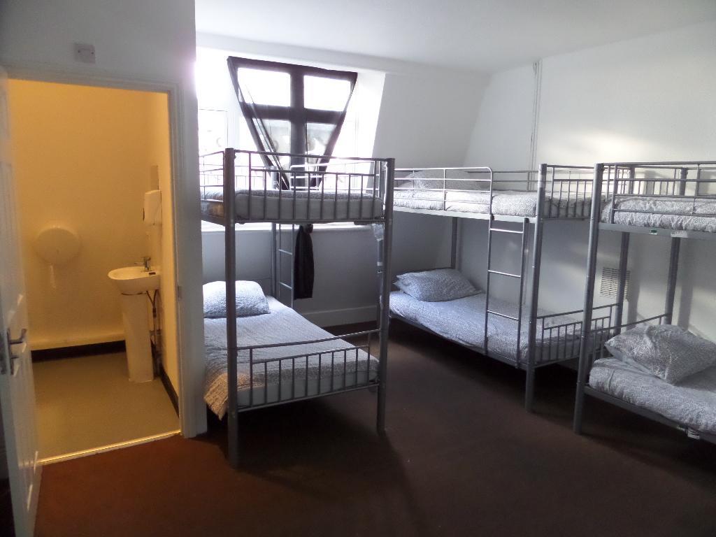 Boleyn Bunkhouse And Bar Hostel *