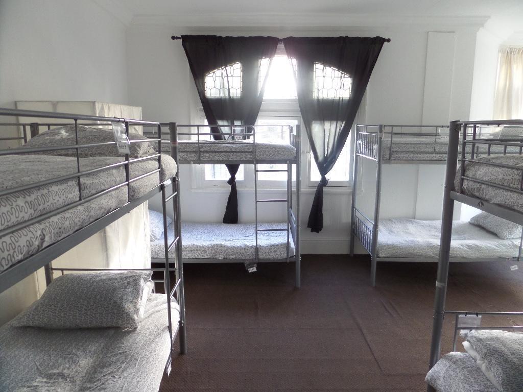 Boleyn Bunkhouse And Bar Hostel *