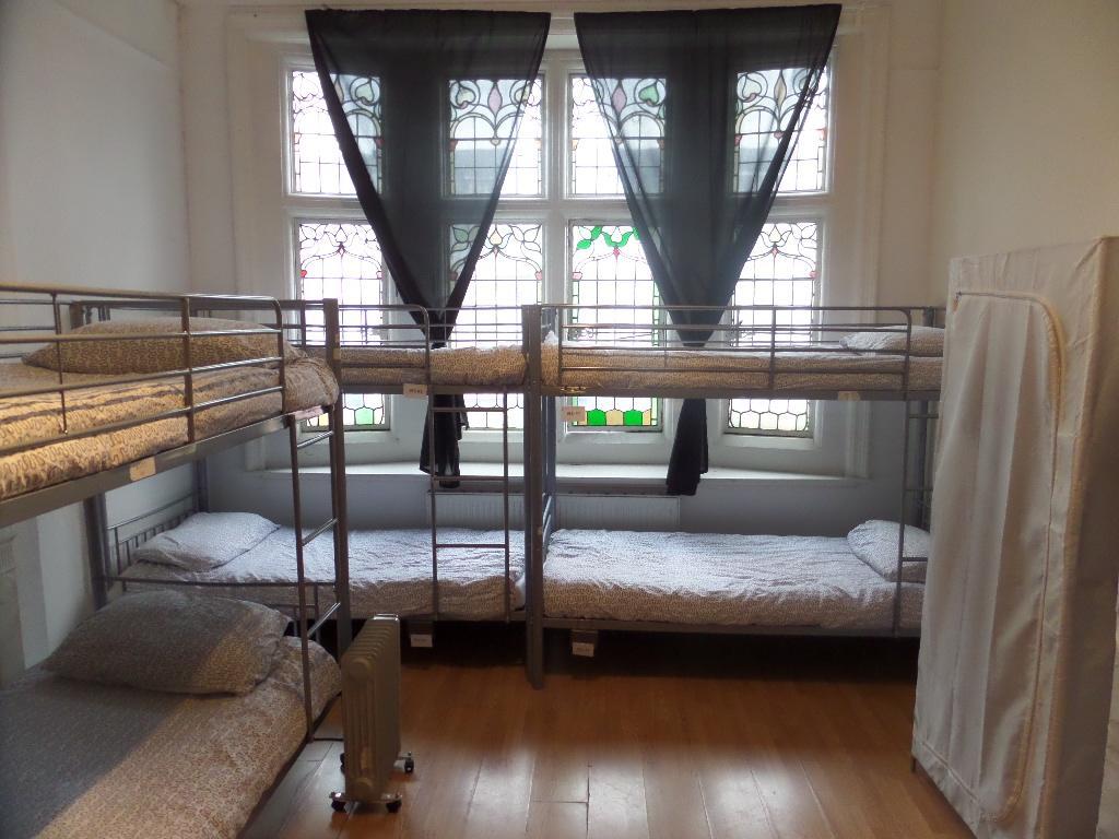 Boleyn Bunkhouse And Bar Hostel *