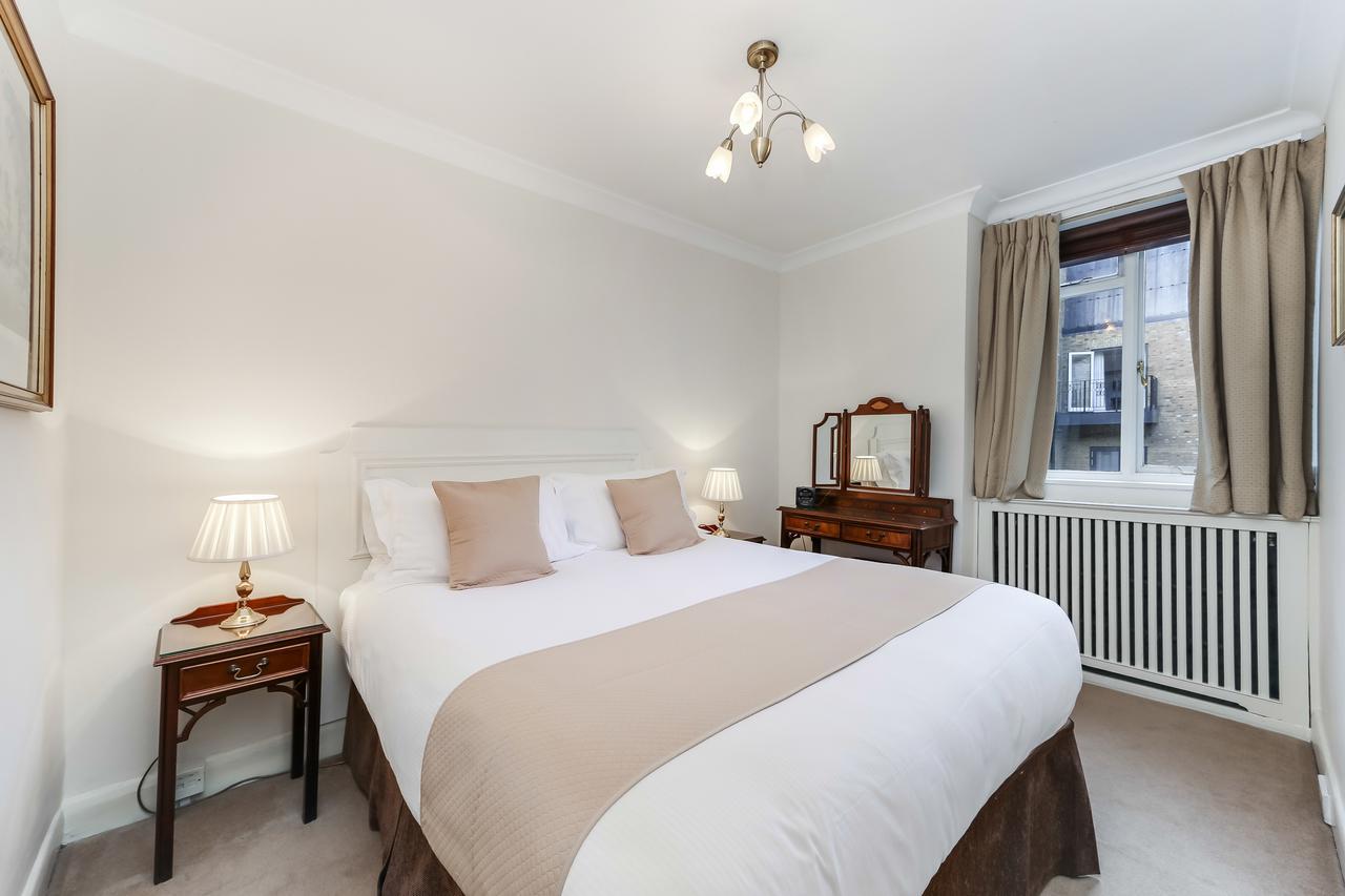 10 Curzon Street By Mansley * London