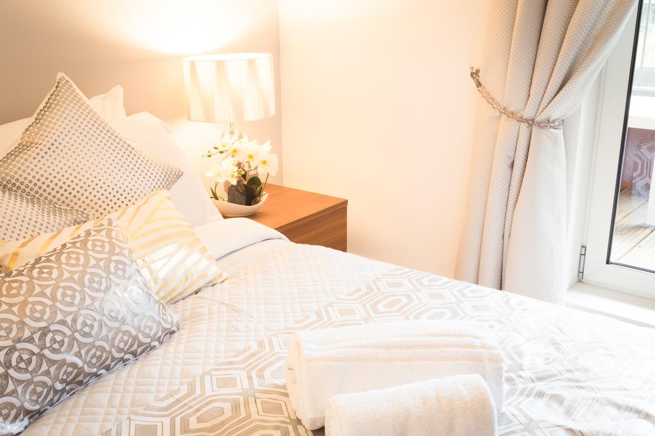 Apartment Dockside Walk - Canary Wharf *