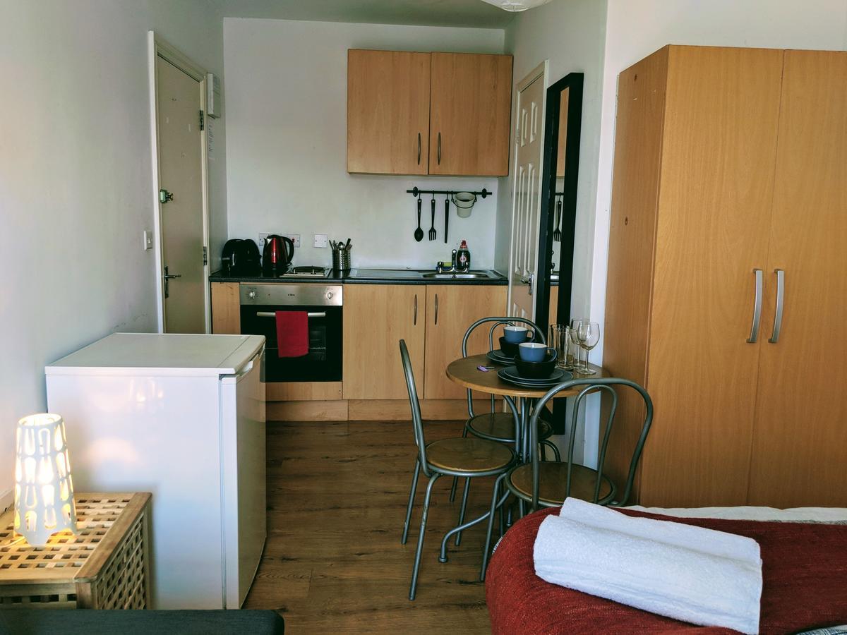 Holland Park Lifestyle Apartment