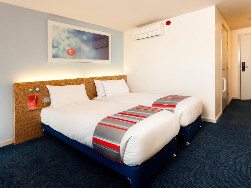 Hotel Travelodge Sunbury M3 London