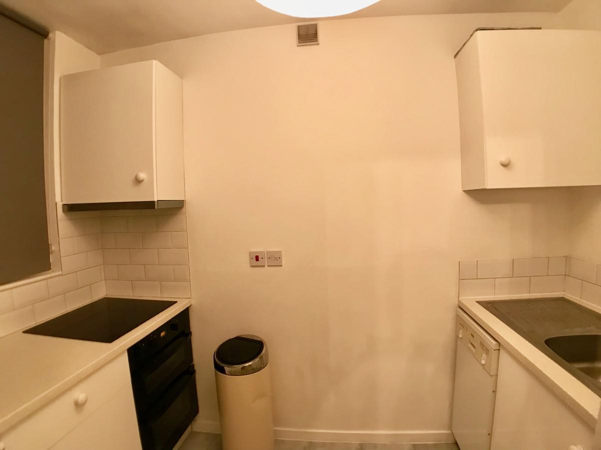 Apartment 5 Mins Putney Tube Station *