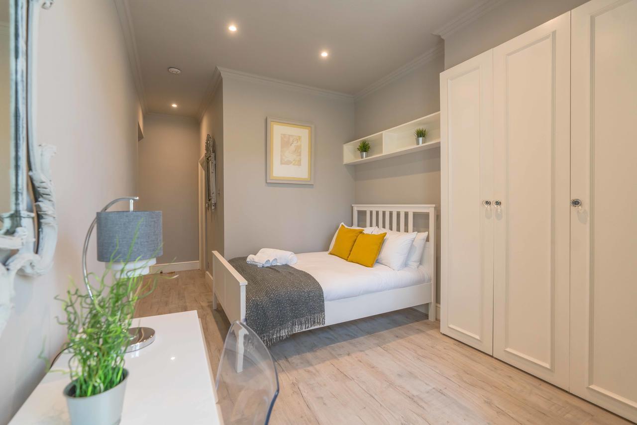 Stunning House In Chelsea By 5starstay
