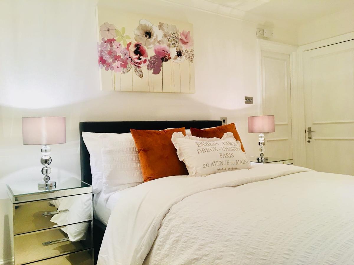 Kensington Luxury Apartment *