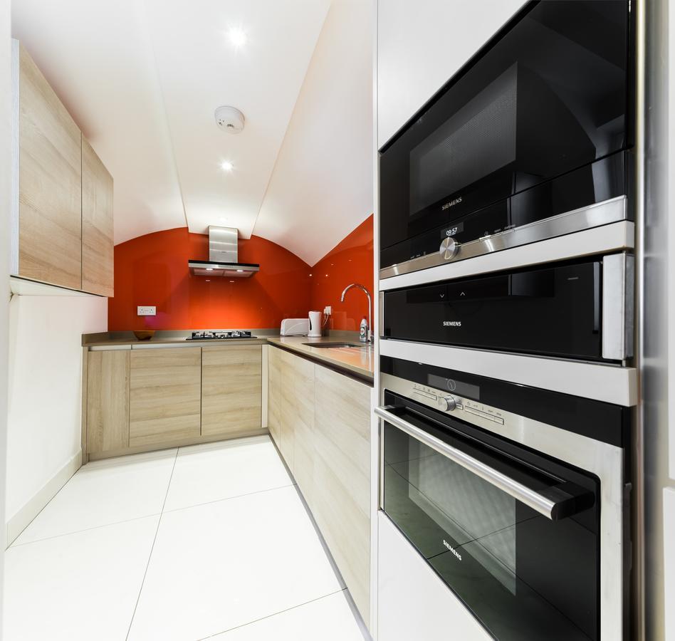 Kensington Luxury Apartment