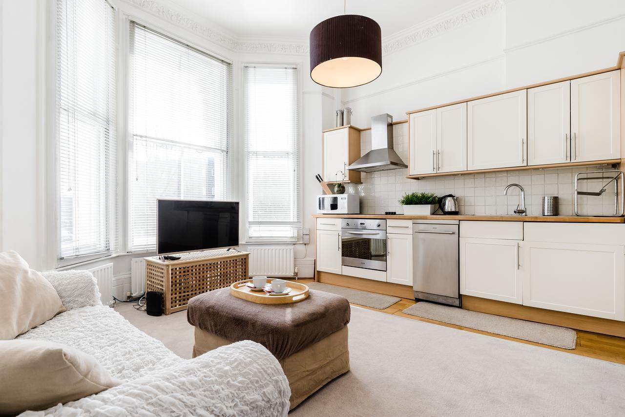 Kensington Luxury Apartment