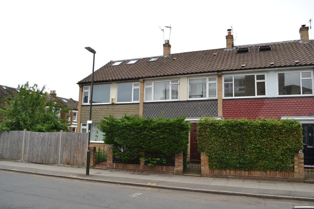 Lovely 3 Bedroom House Wimbledon London