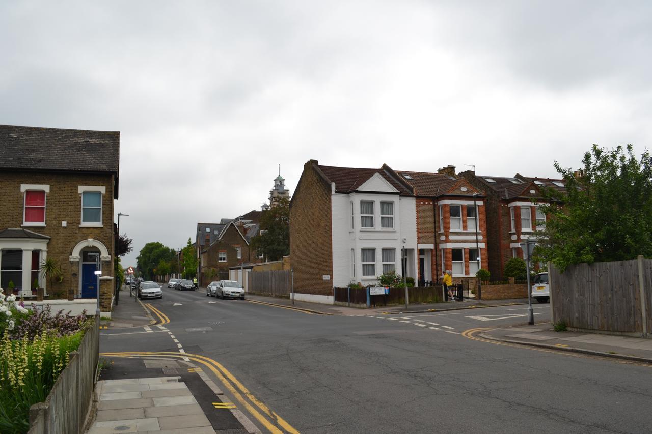 Lovely 3 Bedroom House Wimbledon *