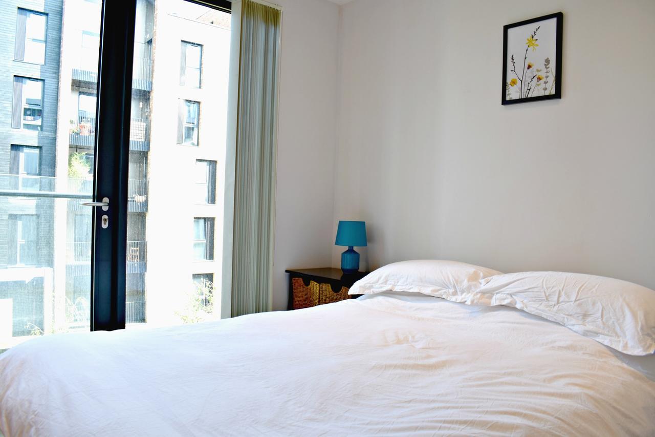 Apartment Modern 2 Bedroom Next To Olympic Park *