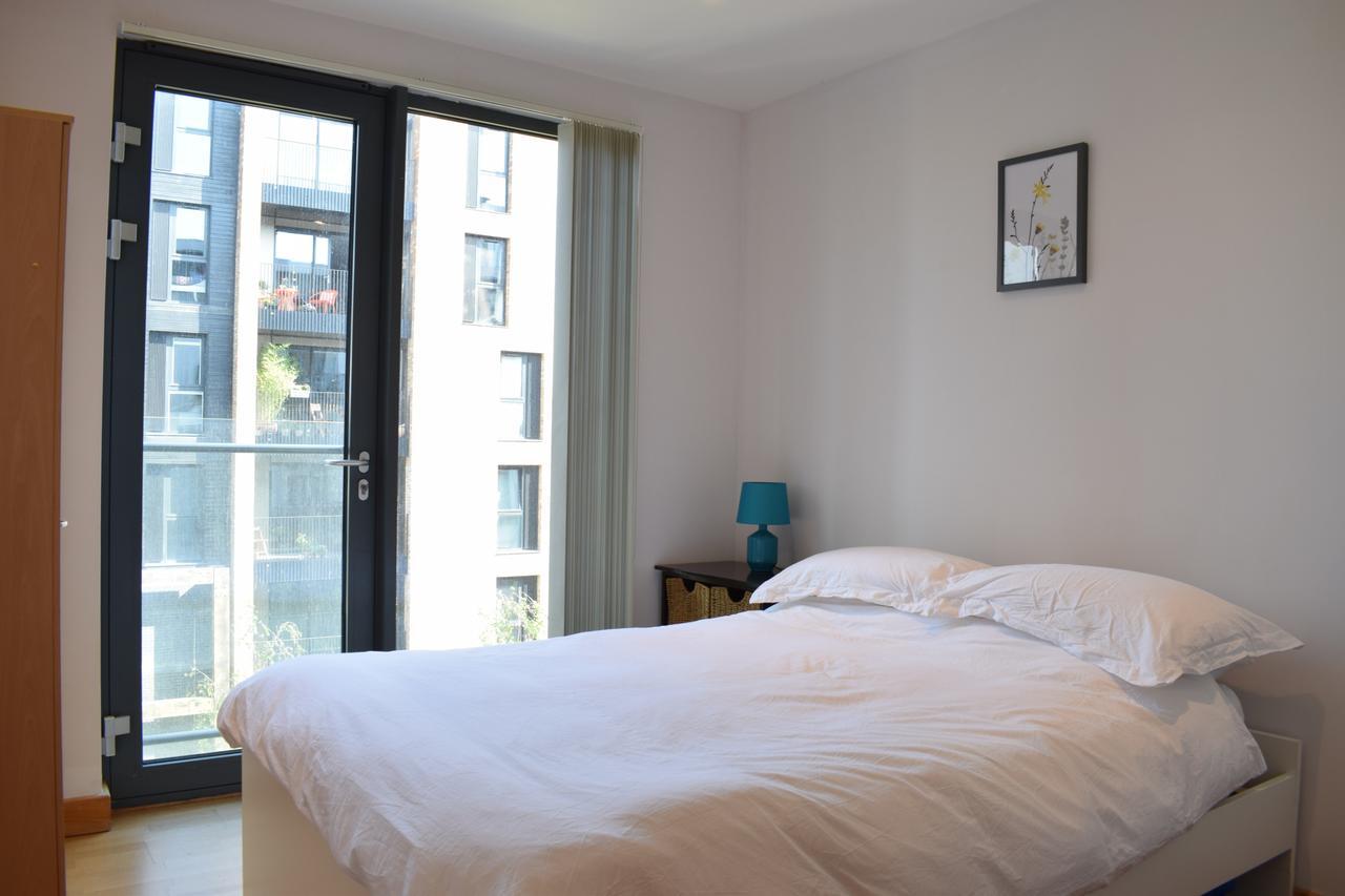 Modern 2 Bedroom Next To Olympic Park *