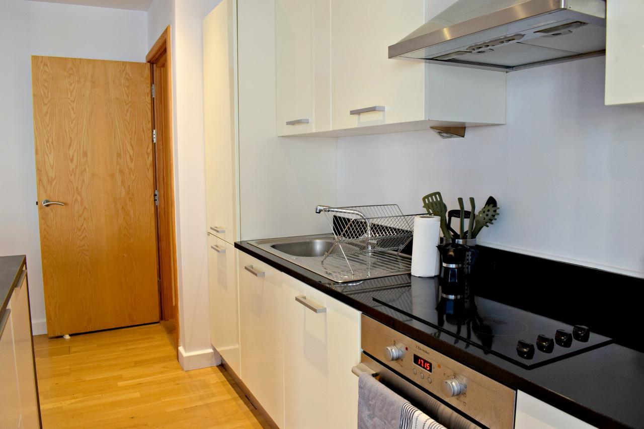 Apartment Modern 2 Bedroom Next To Olympic Park London