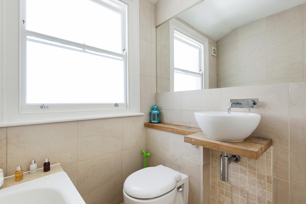 Enchanting Southfields By King George's Park Holiday home *