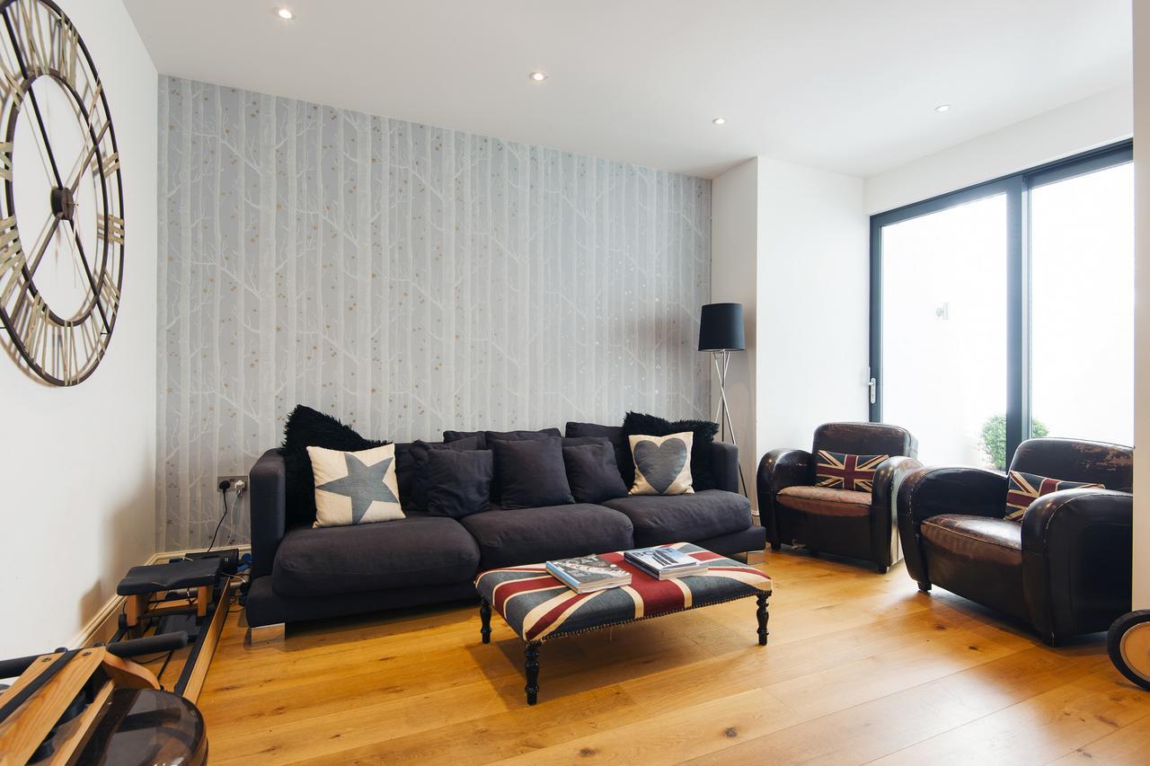 Enchanting Southfields By King George's Park Holiday home *