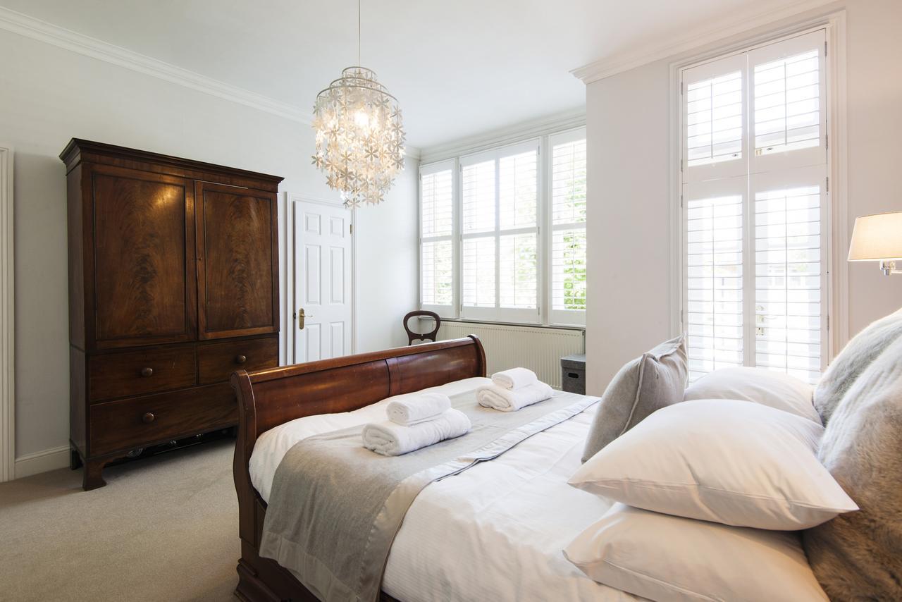Enchanting Southfields By King George's Park London
