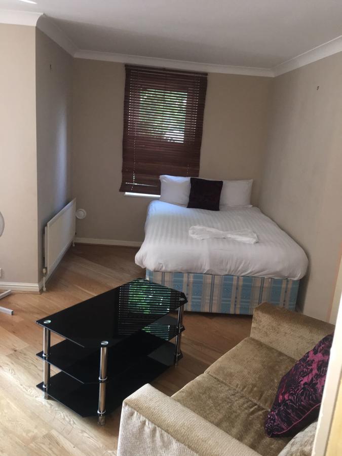 Inn Kilburn High Road London