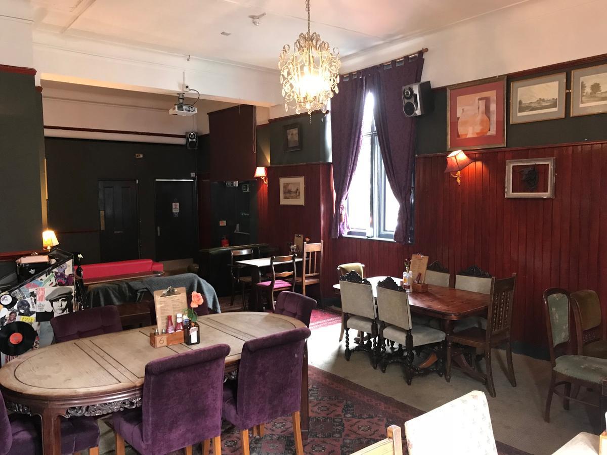 The Long And Bar Hotel