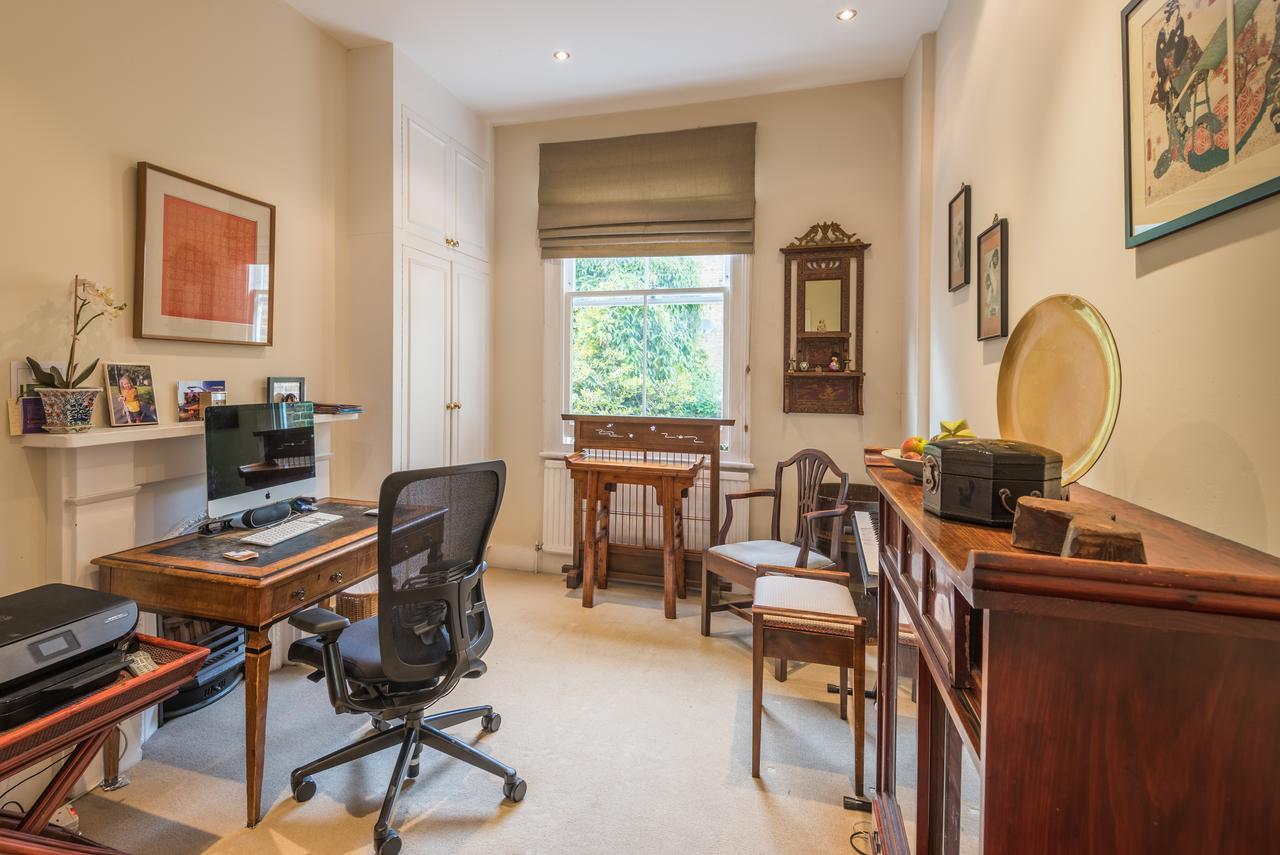 Large Family In Fulham * London